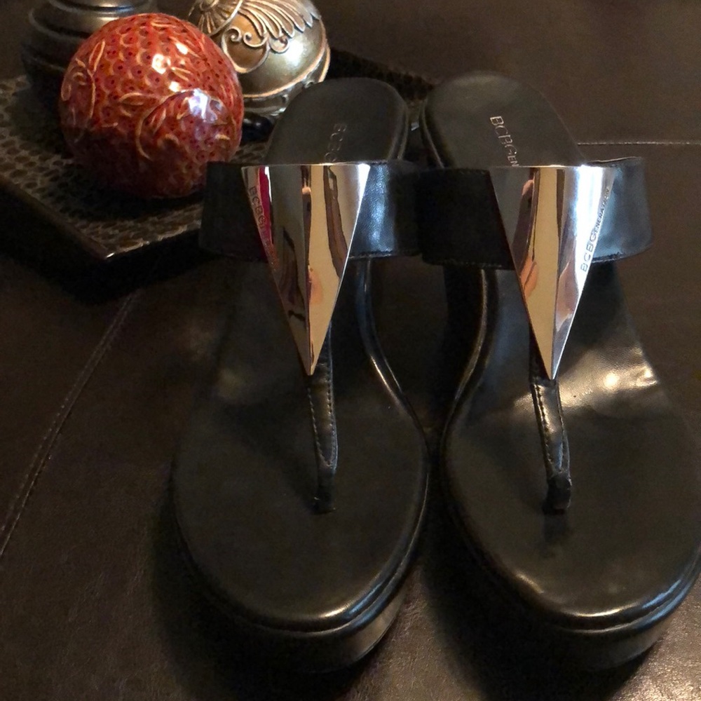 🎉🎊Nice, black wedge sandals🎉🎊